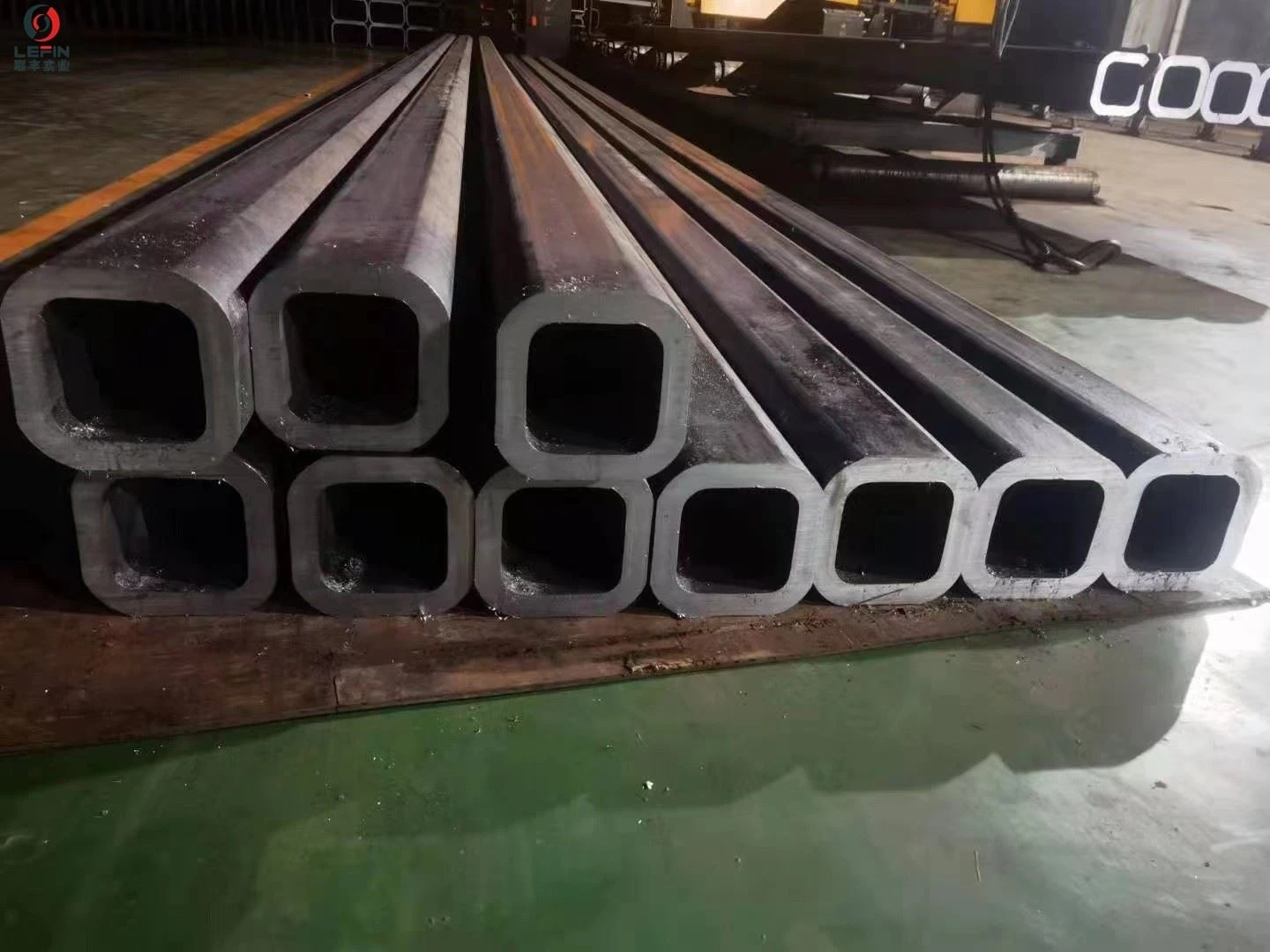200MMX200MM SQUARE TUBE